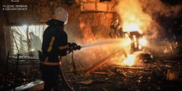 Війська РФ вдарили БПЛА по Одещині: виникли пожежі, понад 10 постраждалих. ФОТО