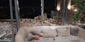 Атака дронів на Київ: уламки впали на житловий будинок. ФОТО