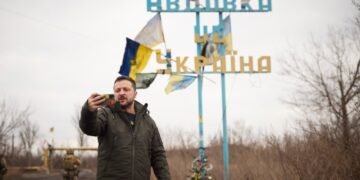 Владимир Зеленский приехал на позиции ВСУ в Авдеевке