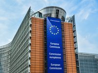 ЕК придерживается своего предложения о помощи Украине в EUR50 млрд, ждет решения Совета ЕС – представитель