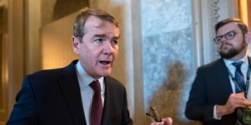 В разделенном Конгрессе США сохраняются препятствия для принятия пакета помощи Украине
