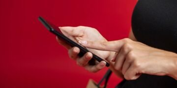 Масштабний збій у роботі “Київстар”: як залишатися зі зв’язком та Інтернетом (інструкція)