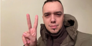 Скандальний блогер Мирослав Олешко міг виїхати з України з “довідкою” за $15 тис. — ЗМІ