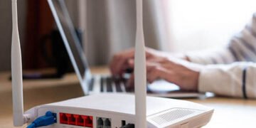 Спеціаліст інтернет-провайдера розповів, чи потрібно відключати Wi-Fi роутер на ніч