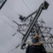 Обломки российских снарядов ранили энергетика “ДТЭК” в Донецкой области при осмотре объекта