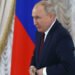 Стало відомо, хто носить “ядерну валізку” за Путіним Стало відомо, хто носить “ядерну валізку” за Путіним