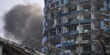 Третий день подряд Россия наносит массированные авиаудары по украинским городам