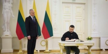 Три столицы за два дня: как встречали президента Украины в странах Балтии