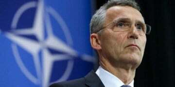 Столтенберг скликає засідання Ради Україна-НАТО після атак Росії