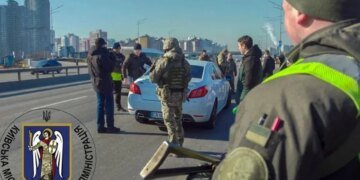 Можно ли получить повестку на блокпосту: ответ полиции