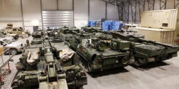 Жданов рассказал, какой хлам, а не танки дал Запад Украине