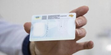 Как долго можно управлять авто, если истек срок водительского удостоверения: ответ эксперта