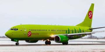 У Росії в один день відразу два літаки Boeing не змогли злетіти через несправність двигунів