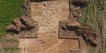 В Італії під час будівельних робіт виявили скелети із золотими прикрасами та у взутті