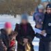 Сморід та купа сміття у будинку: на Сумщині у батьків поліція забрала трьох дітей