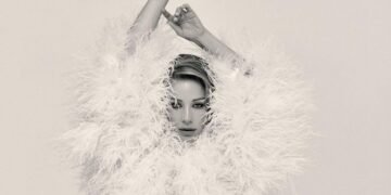 Тіна Кароль у шубці на оголене тіло показала, як відсвяткувала 39-річчя. ФОТО