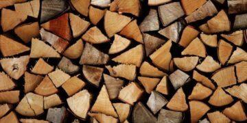 Російські пілоти поскаржилися, що замерзають на аеродромі, і попросили дров: у мережі спитали координати для “зігріву” ракетою