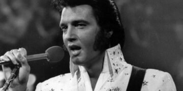 Ніхто й не здогадався: особистий перукар Елвіса Преслі вперше розкрив секрет похорону короля рок-н-ролу