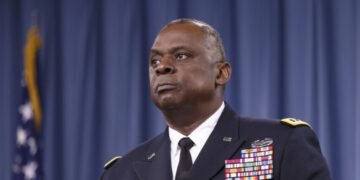 У міністра оборони США знайшли рак