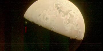 NASA показало вулканы на спутнике Юпитера – фото