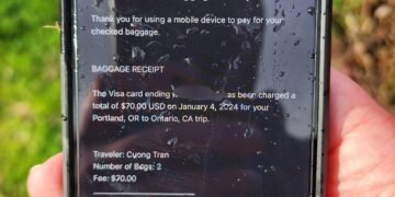 iPhone пережил падение с самолета с высоты почти 5 километров – фото