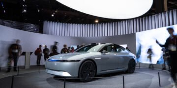 “Телевизор на колесах” и авто, которое ездит боком. Главные автопремьеры с CES 2024