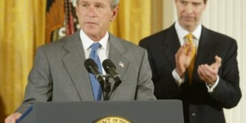 NASA снова отложило полет к Луне. Какая причина и когда США наконец-то полетят туда