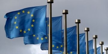Bloomberg: ЕС рассматривает меры против Венгрии за блокировку пакета помощи Украине