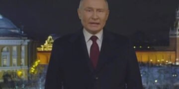 Цар несправжній. Новорічне звернення путіна назвали фейком