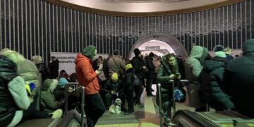 Чи може бути повітряна тривога поважною причиною для прогула на роботі: роз’яснення юриста