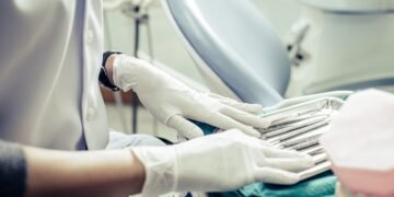 Зупинилося дихання: на Рівненщині під час візиту до стоматолога померла жінка