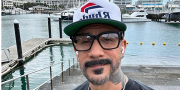 Учасник легендарного гурту Backstreet Boys розлучається з дружиною після 12 років подружнього життя