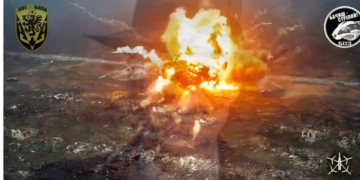 “Стерненко роздобув уран?”. Надпотужна детонація російського танка вразила користувачів соцмереж. ВІДЕО