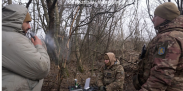 “Росіяни живуть поряд із тілами своїх загиблих”: оператори дронів 47-ї ОМБр розповіли, як нищать ворога під Авдіївкою. ВІДЕО