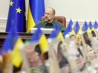 Шмыгаль: Пенсии и пособия будем платить вовремя. Есть внутренние ресурсы, а также поддержка от наших партнеров