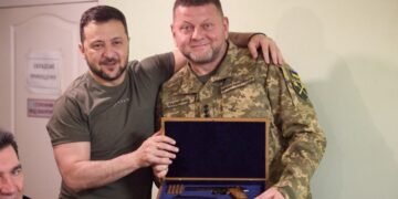 WSJ: Конфликт Зеленского и Залужного может навредить Киеву