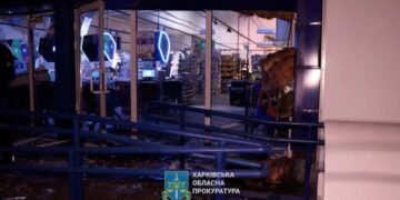 В результате российской бомбардировки пострадала больница в Харьковской области