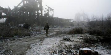 Російські війська увійшли до Авдіївки з північного сходу: ситуація в місті стала критичною, – журналісти