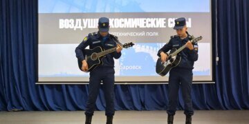 В России готовят к вербовке в армию старшеклассников