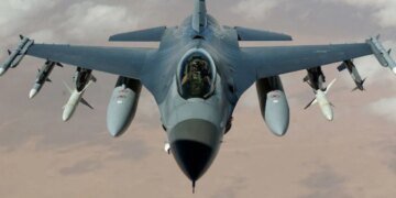 Румыния подняла в небо истребители F-16