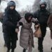 Акции памяти Навального в России проходят с задержаниями. ВИДЕО