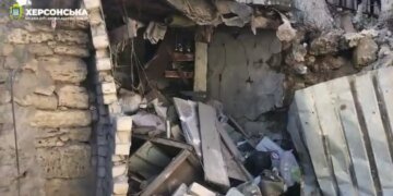 Росіяни весь день прицільно б’ють по житлових кварталах Херсона. ВІДЕО