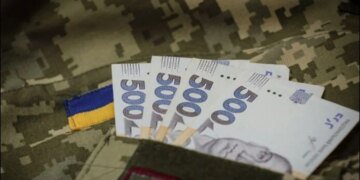 Зеленский намерен резко поднять зарплату военнослужащим: итоги важного заседания