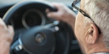 Пенсионерам-водителям введут ограничения: нюансы новых правил