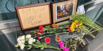 Мать Алексея Навального утверждает, что ее сына хотят похоронить тайно