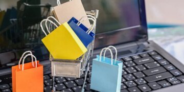 Українцям розказали, як не стати жертвою під час онлайн-шопінгу