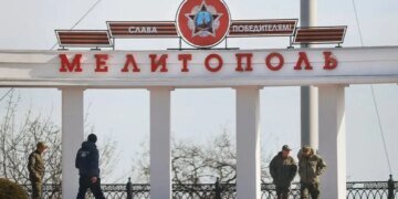 Организаторы “выборов” Путина загадочно мрут на юге Украины: в Z-каналах растерянность