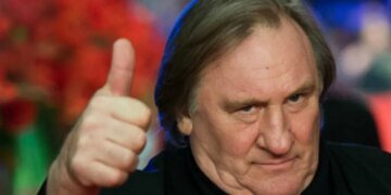 Жерар Депардье серьезно влип: в чем обвиняют престарелую звезду