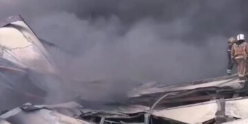 В Подмосковье РФ разгорелся крупный пожар. ВИДЕО