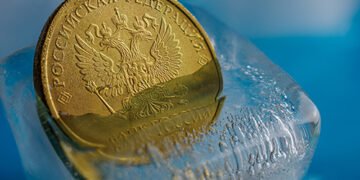 Захід знайшов хитрий спосіб використати заморожені активи РФ для фінансування України, – Financial Times